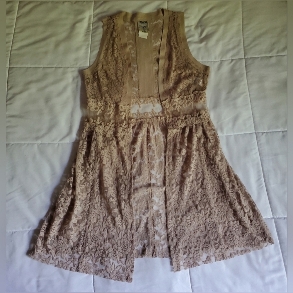 Vocal Sleeveless Lace Cardigan